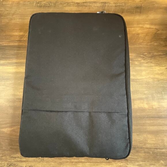 MacBook Air 13” 2018-2020 black soft case with hardshell - Picture 5 of 6